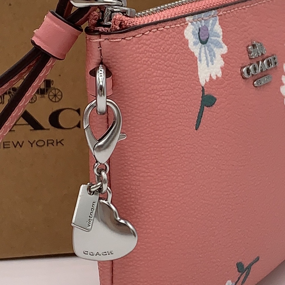 COACH Boxed Corner Zip Wristlet With Daisy Print COLOR:
Silver/Bubblegum… - Picture 8 of 16